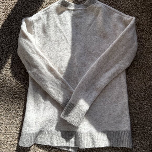 Athleta Merino Wool Blend V-Neck Button Long Westlake Cardigan Grey Size Medium - Picture 7 of 7